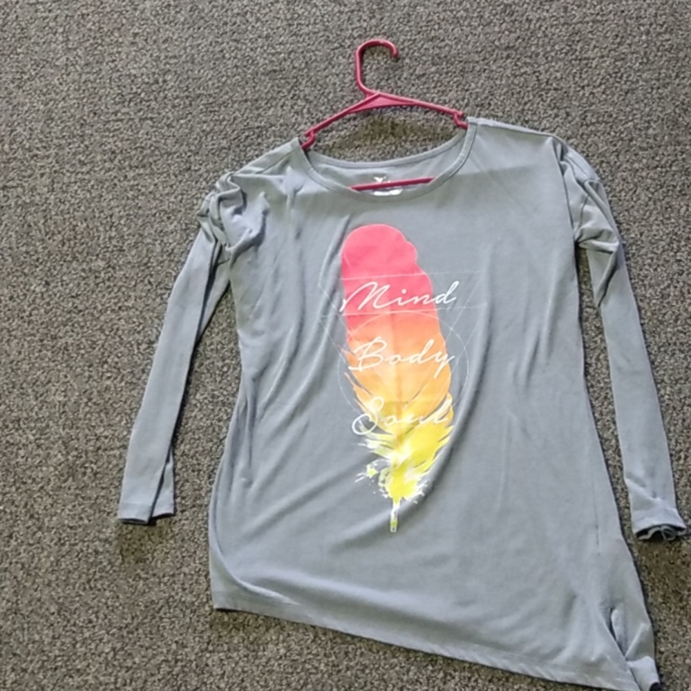 Old navy mind body soul shirt